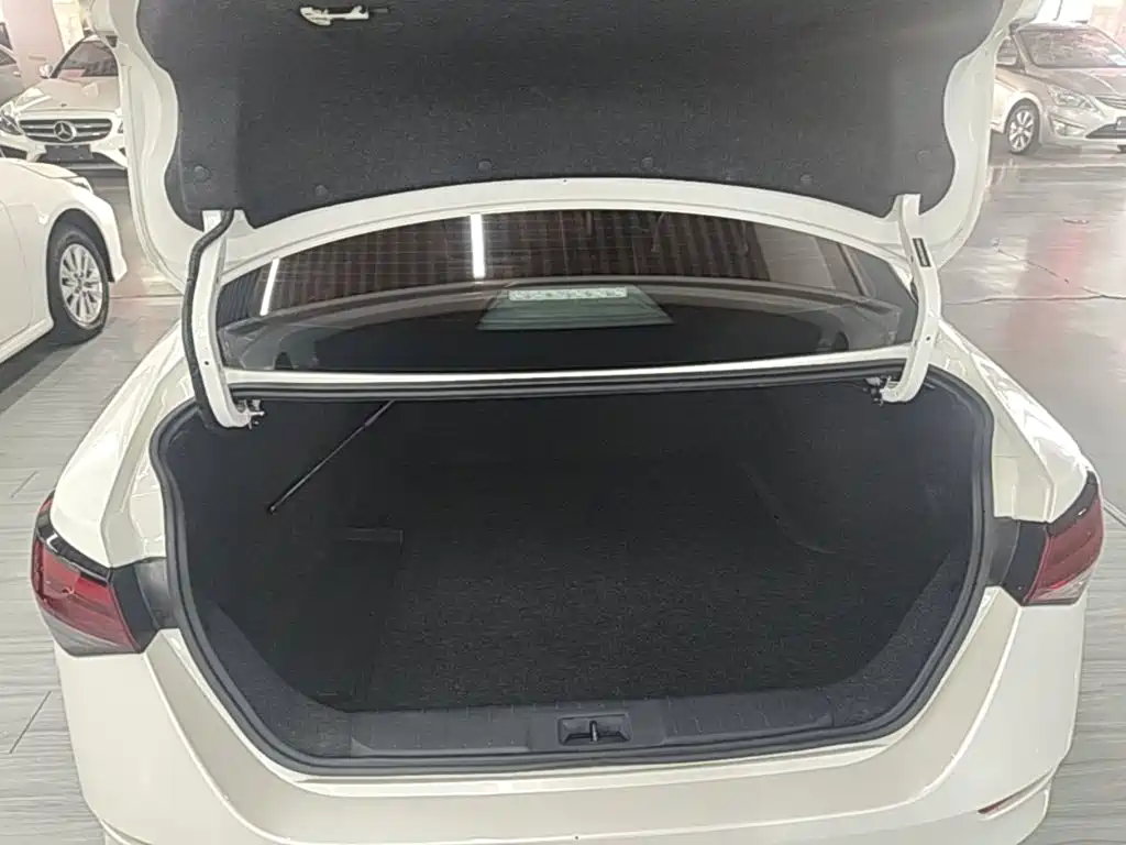 Nissan Sylphy — миниатюра 15