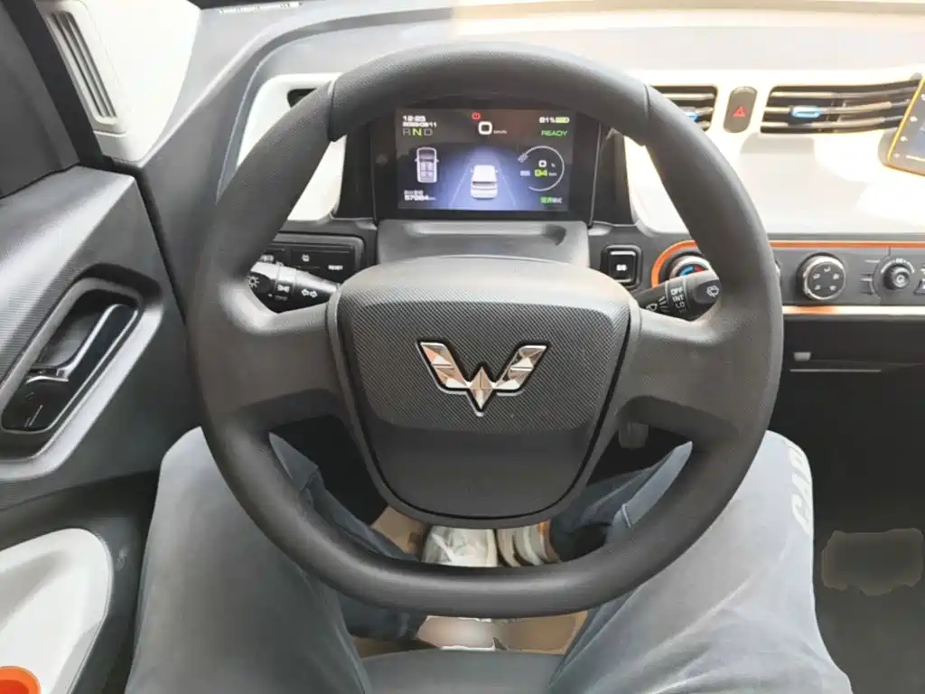 Wuling MINIEV — миниатюра 11
