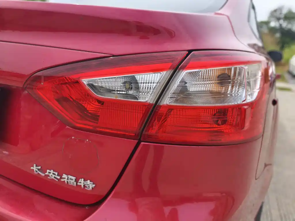 Ford Focus — миниатюра 18
