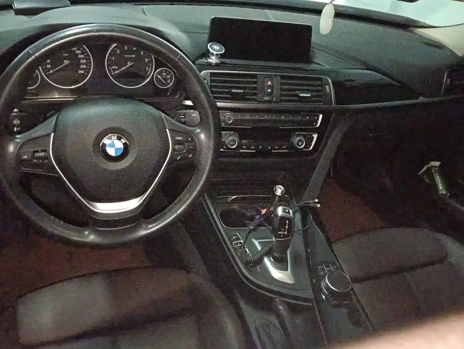 BMW 3 Series — миниатюра 12