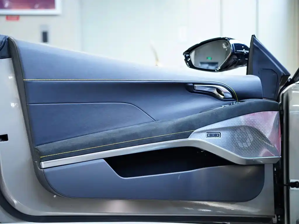 Lotus Emira — миниатюра 15