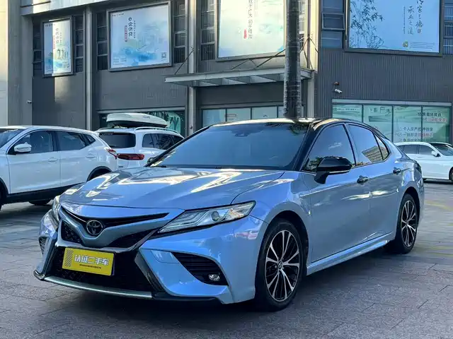 TOYOTA CAMRY