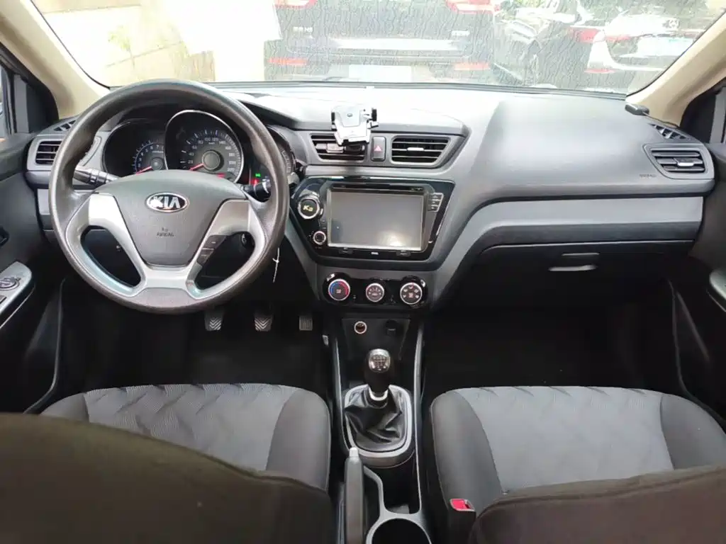 Kia K2 2015 1.4L MT GLS