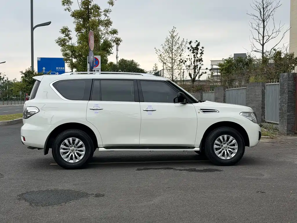 Nissan Patrol — миниатюра 23