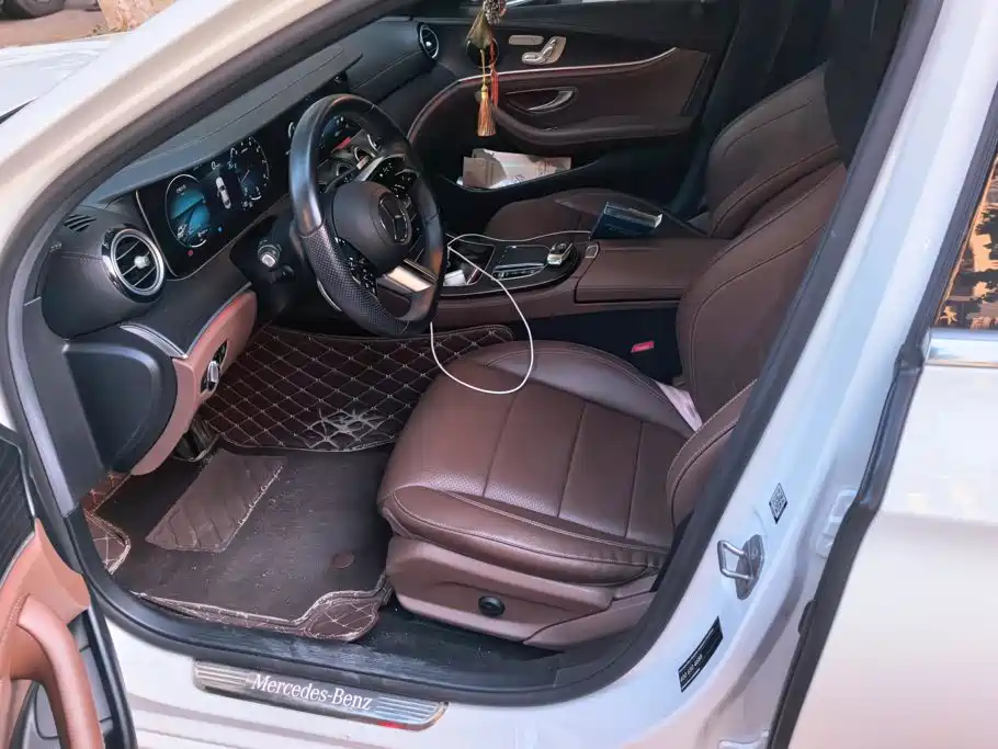 Mercedes-Benz E-Class — миниатюра 9