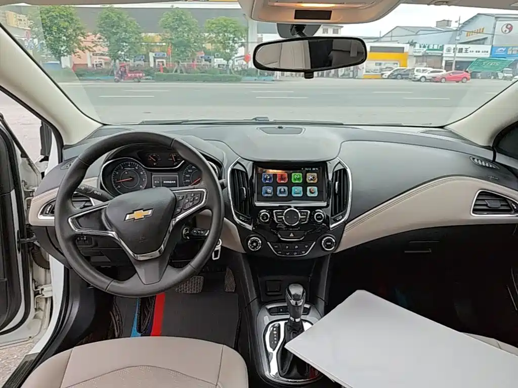 Chevrolet Cruze — миниатюра 10