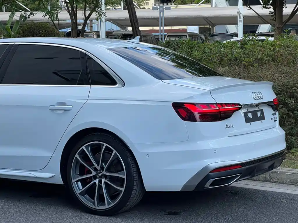 Audi A4L — миниатюра 14