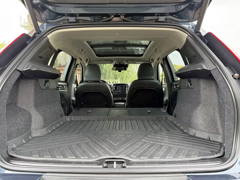 Volvo XC40 — миниатюра 15