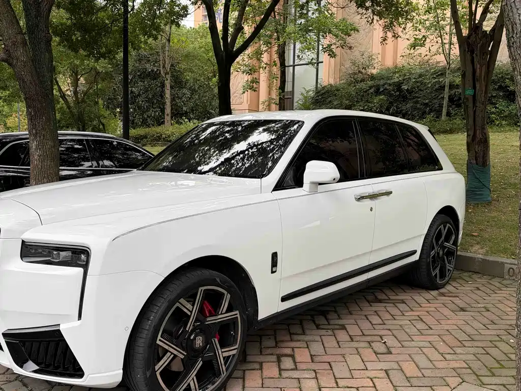 Rolls-Royce Cullinan — миниатюра 3