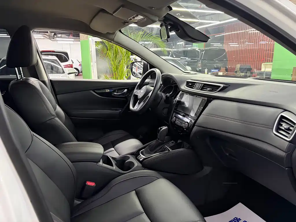 Nissan Qashqai — миниатюра 7