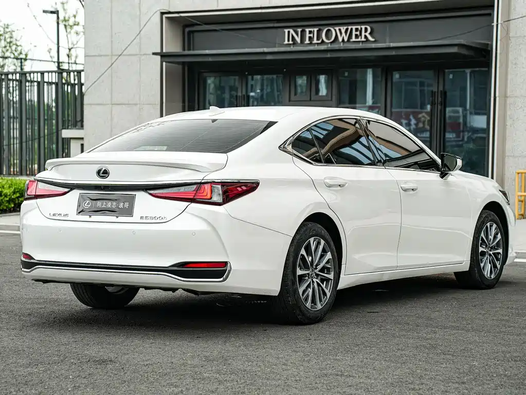 Lexus ES 2024 200 Premium