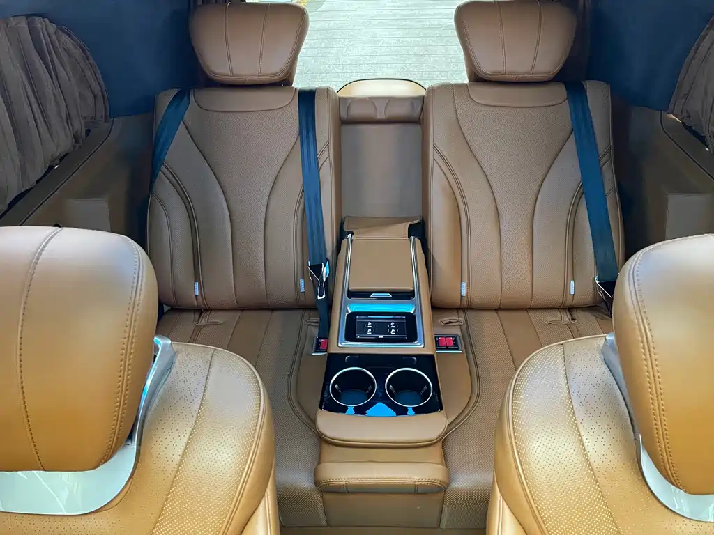 Mercedes-Benz V-Class — миниатюра 17