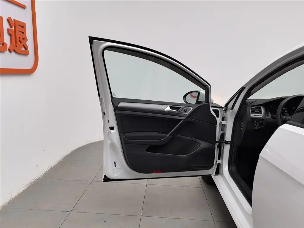 Volkswagen Golf 2015 1.6L AT Fashion