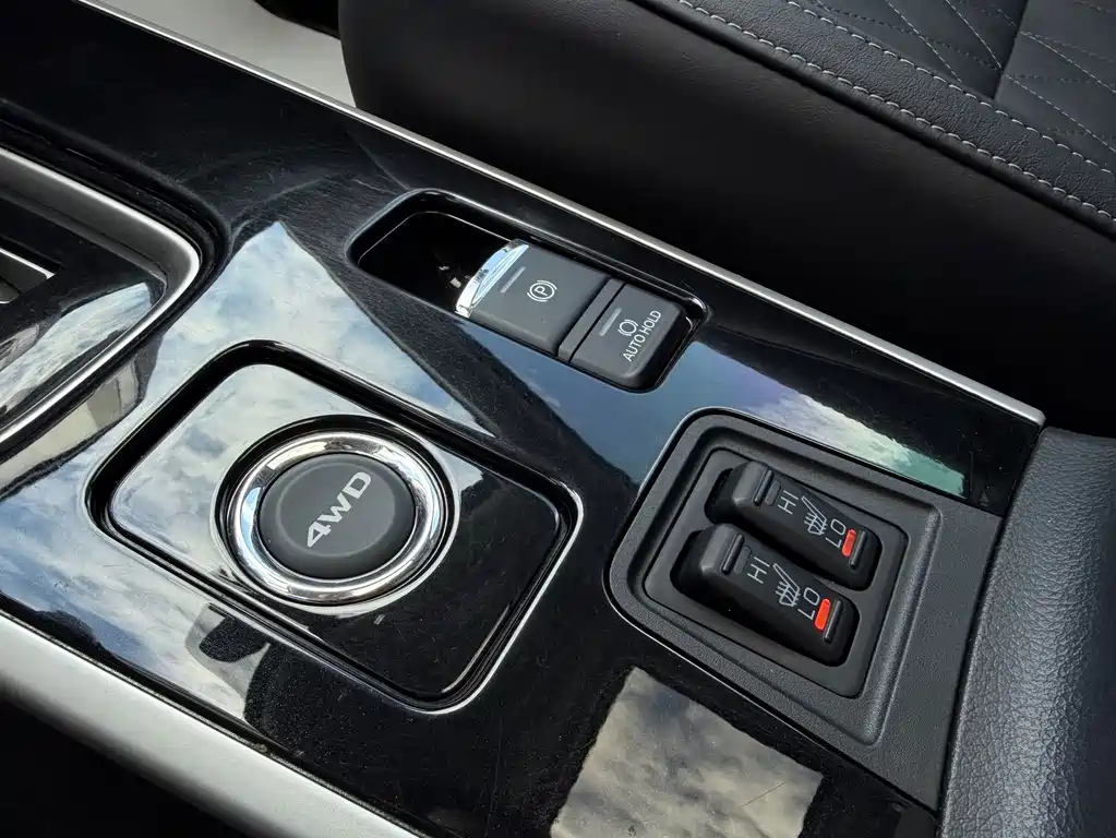 Mitsubishi Outlander — миниатюра 10