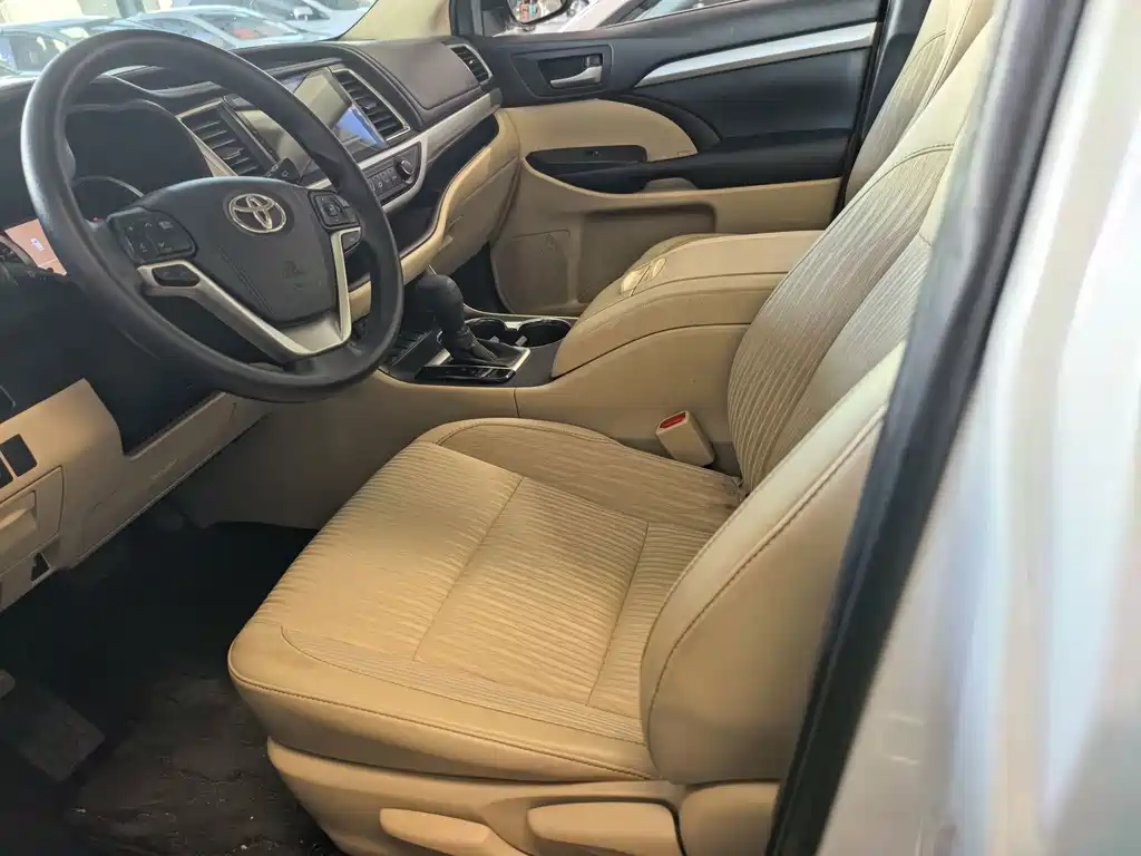 Toyota Highlander — миниатюра 8