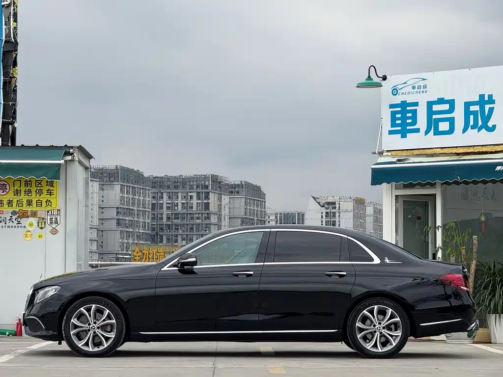 Mercedes-Benz E-Class — миниатюра 3