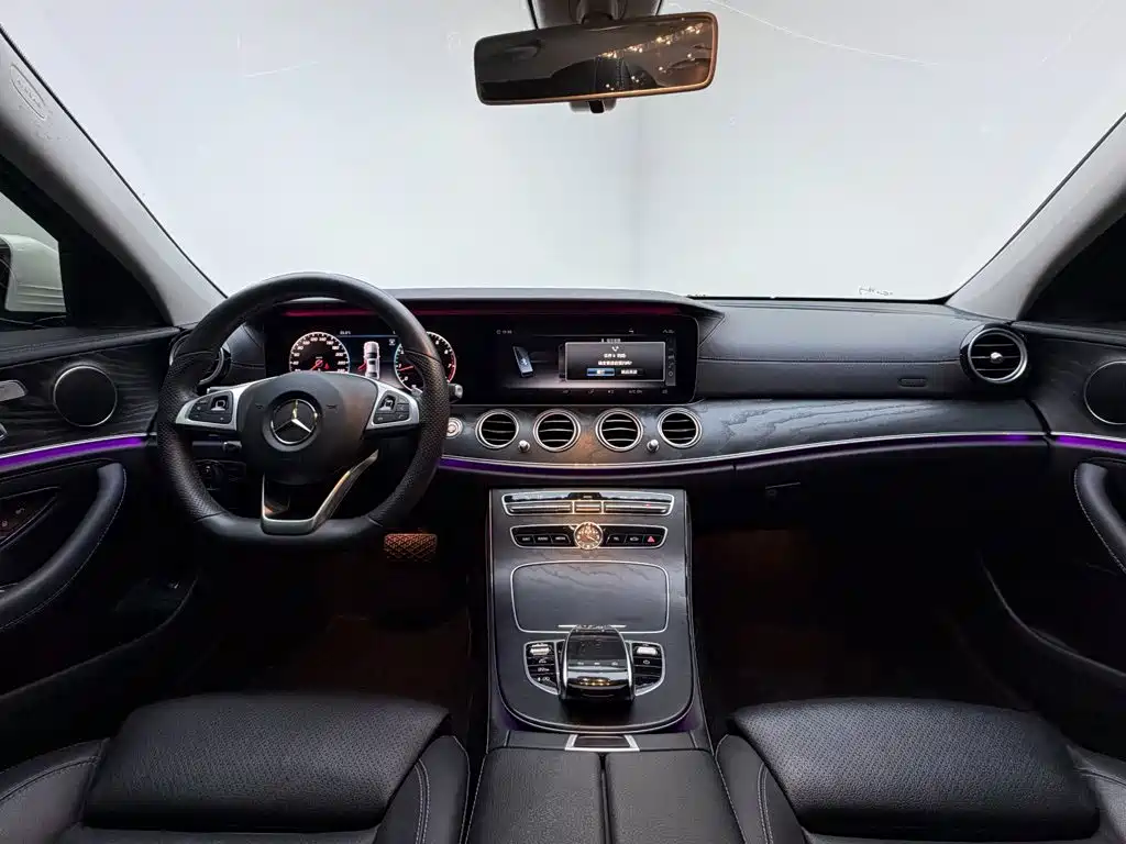 Mercedes-Benz E-Class — миниатюра 12