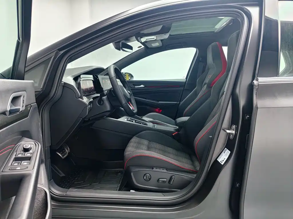 Volkswagen Golf GTI — миниатюра 17