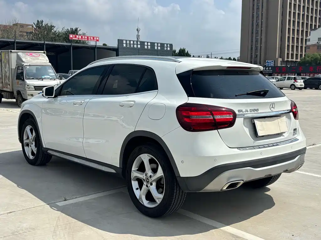 Mercedes-Benz GLA — миниатюра 9