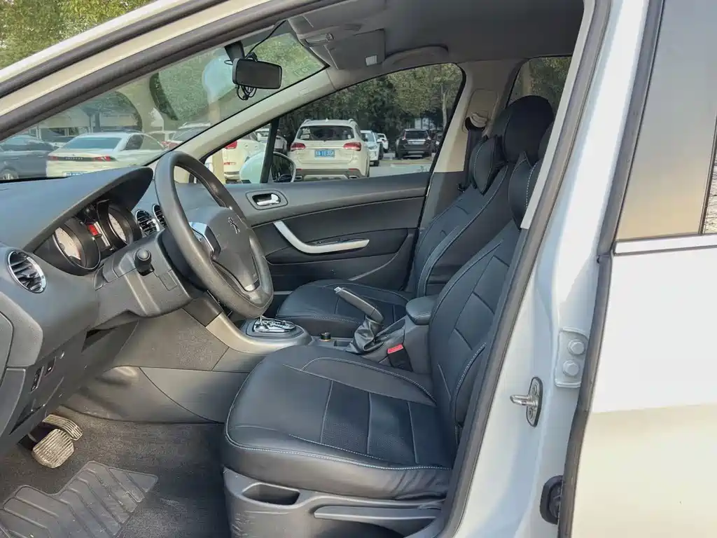 Peugeot 408 — миниатюра 6