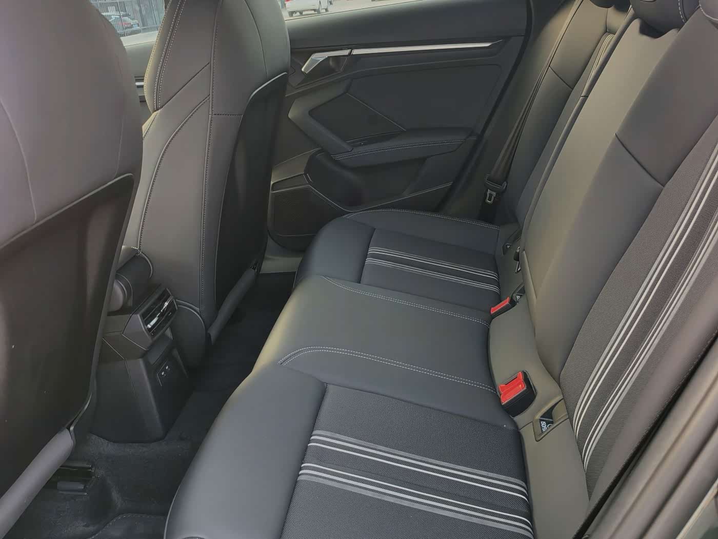 Audi A3 1.4 л 2023 г. Зелёный, пробег 17000 км