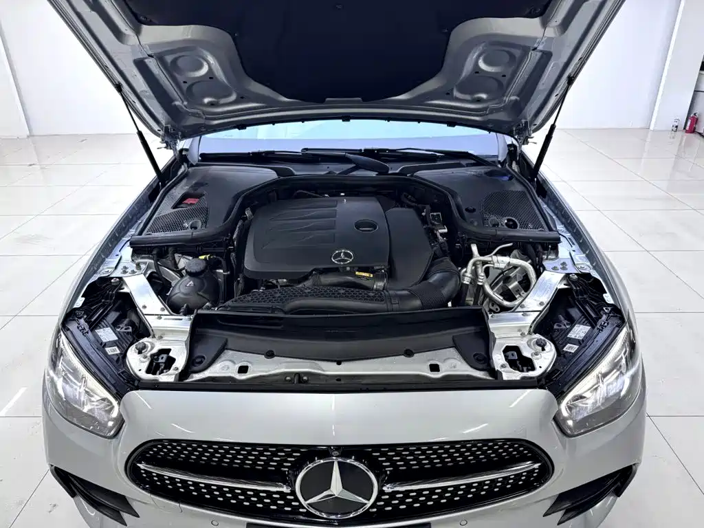 Mercedes-Benz E-Class — миниатюра 21
