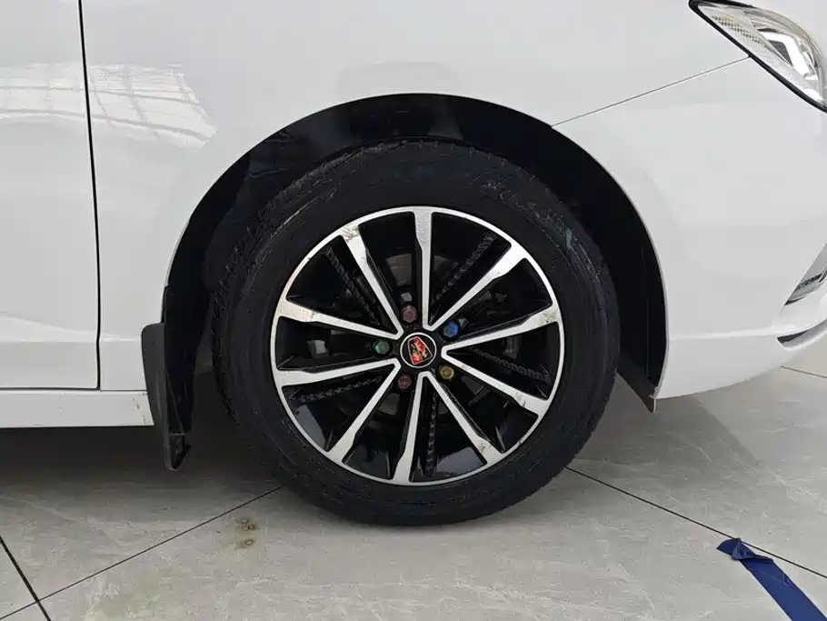 Roewe i5 — миниатюра 6