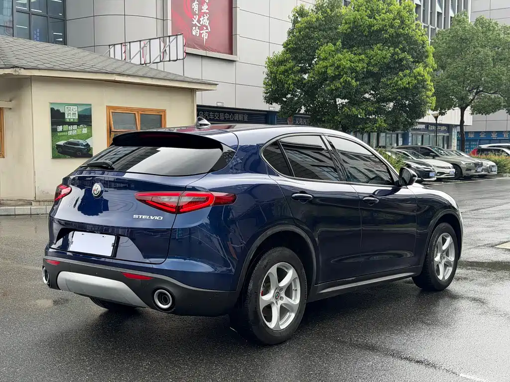 Alfa Romeo Stelvio 2017 2.0T 200HP Elite