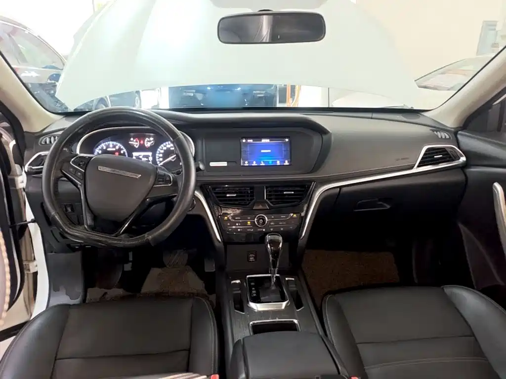 Venucia T90 — миниатюра 10