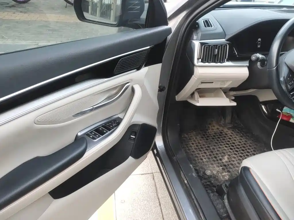 BYD Song Plus DM-i 2023 — фото 12