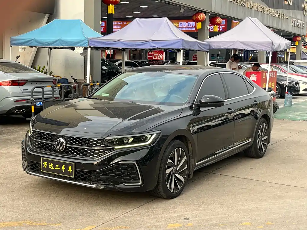Volkswagen Passat 2022