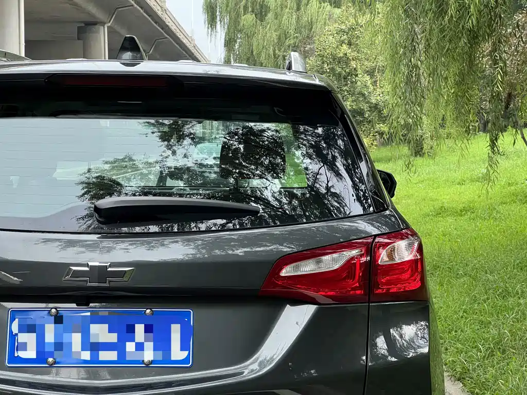 Chevrolet Equinox — миниатюра 10