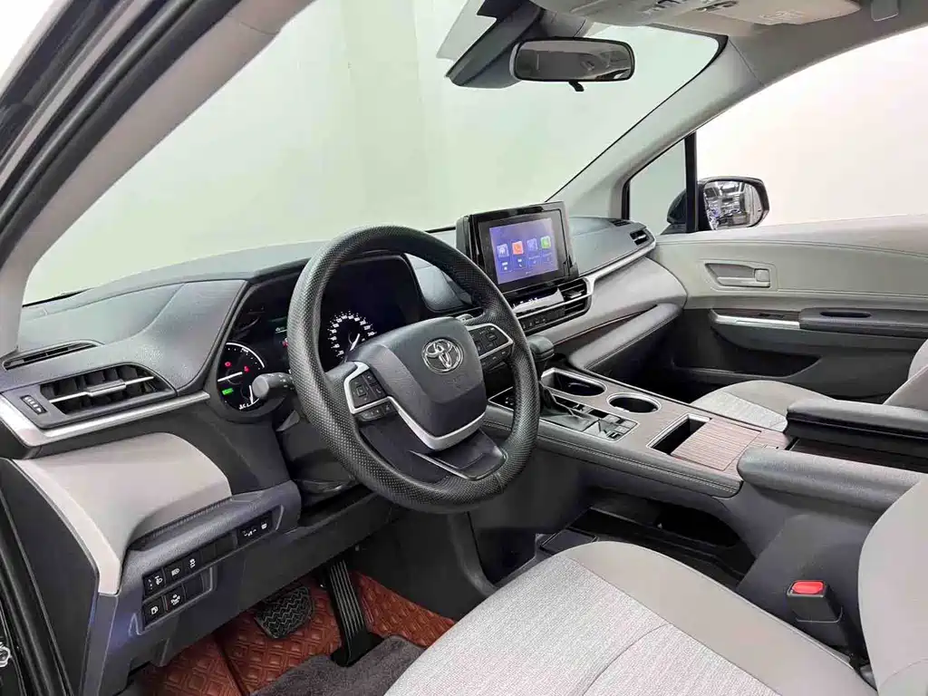 Toyota Sienna 2023 2.5L Comfort