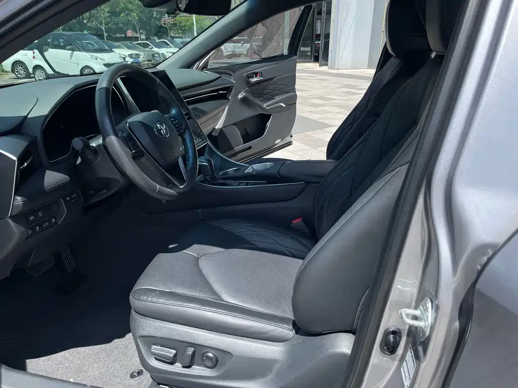 Toyota Avalon — миниатюра 10
