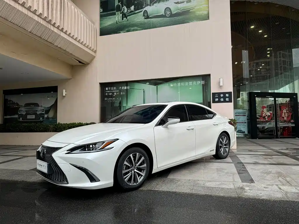 LEXUS ES
