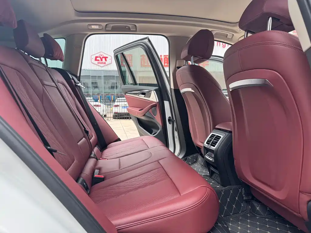 BMW iX3 — миниатюра 13