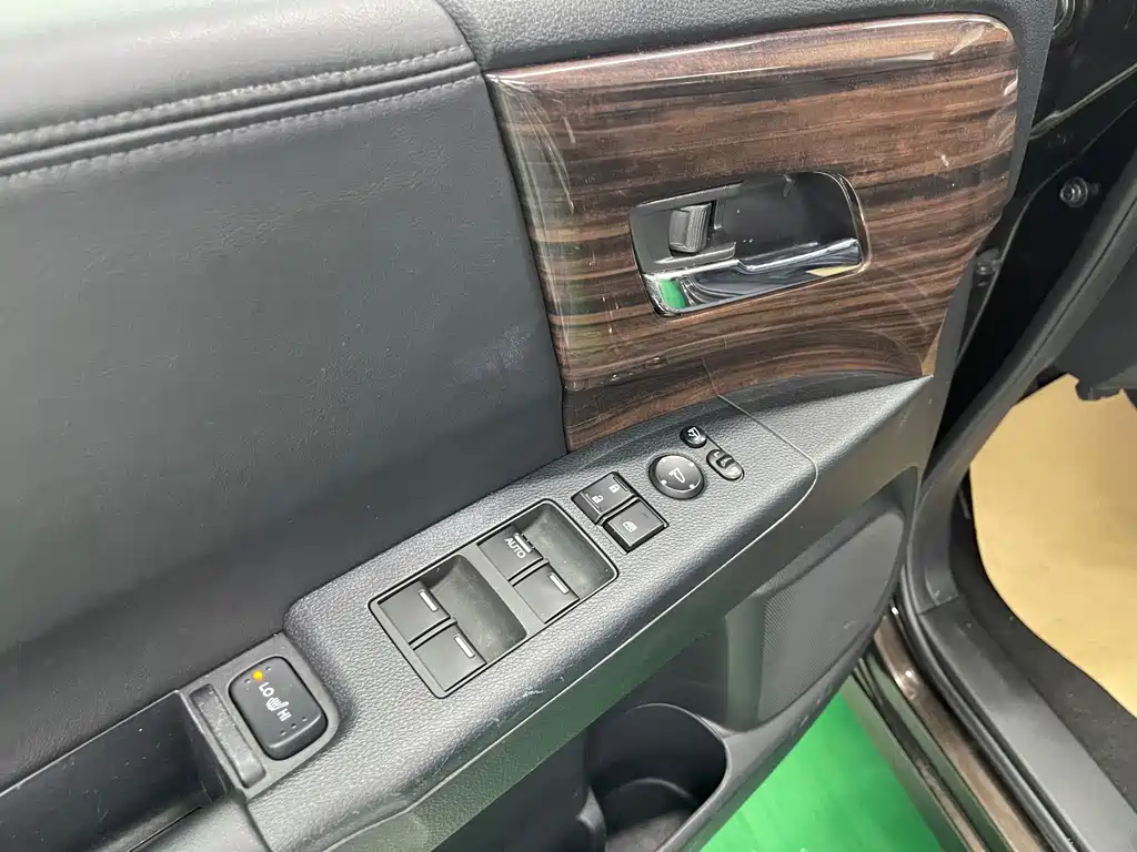 Honda Elysion — миниатюра 21