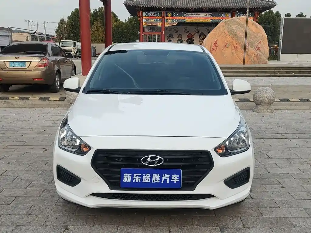 Hyundai Verna — миниатюра 2