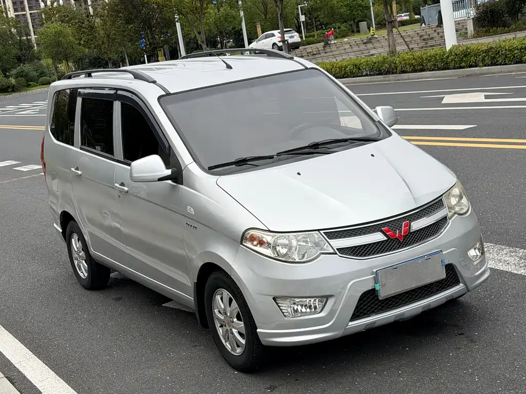 Wuling Hongguang — миниатюра 3