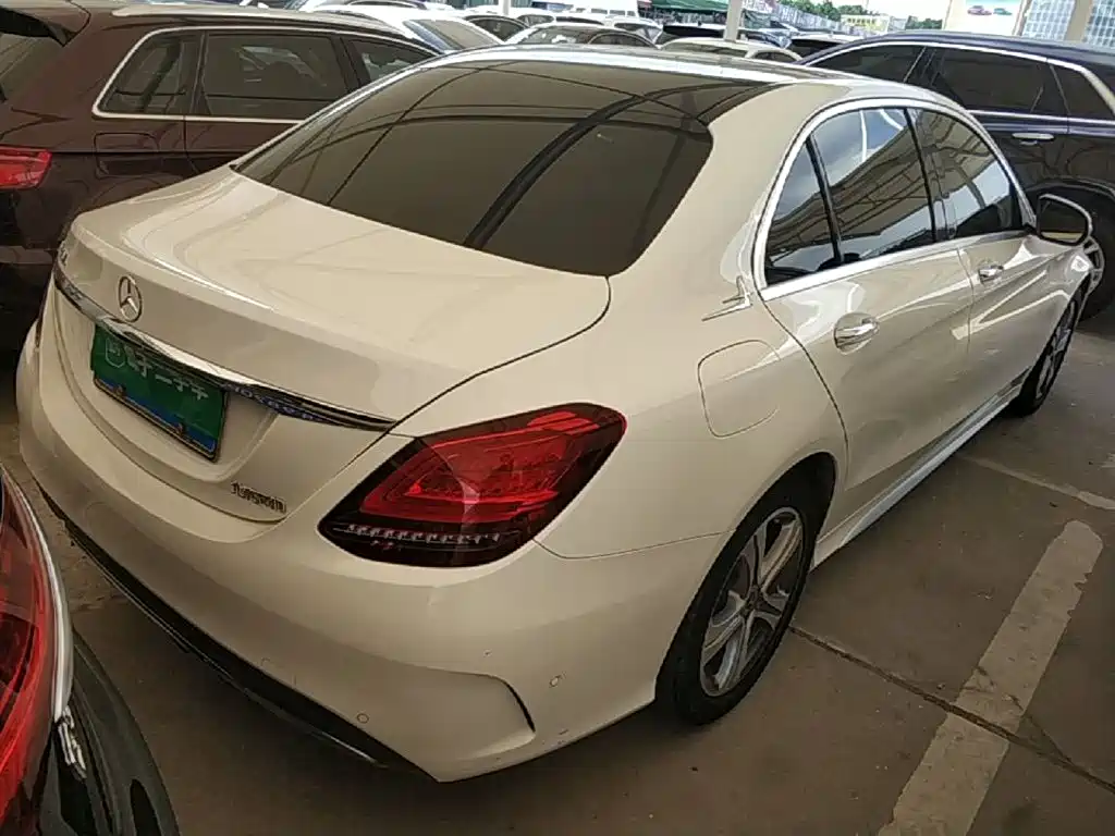 Mercedes-Benz C-Class — миниатюра 7