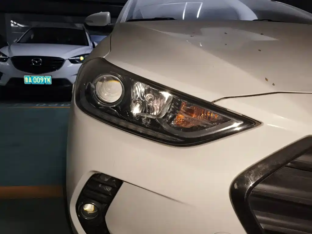 Hyundai Elantra — миниатюра 7