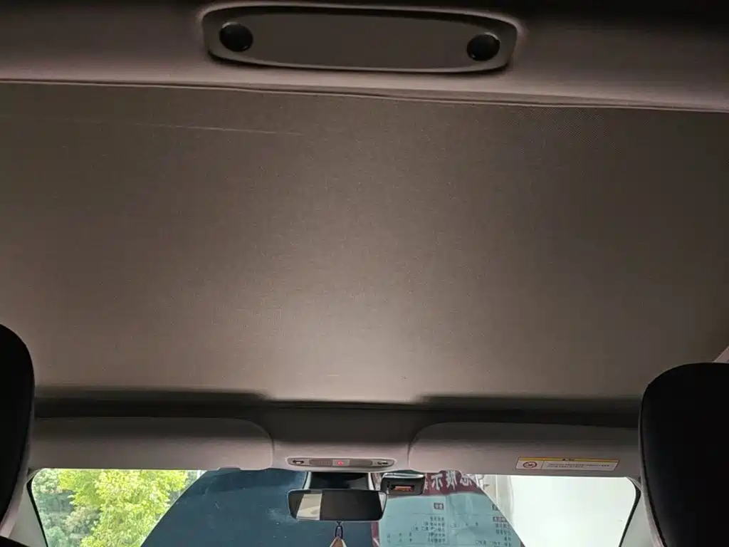 Tesla Model 3 — миниатюра 18