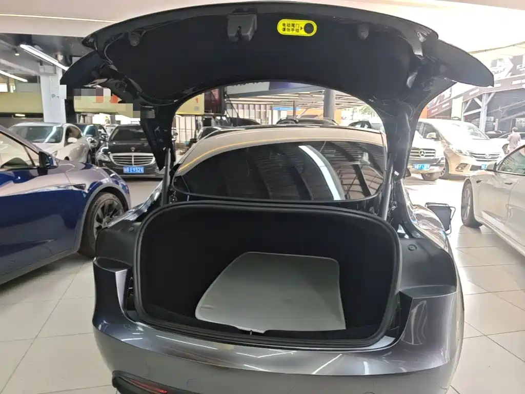 Tesla Model 3 — миниатюра 19