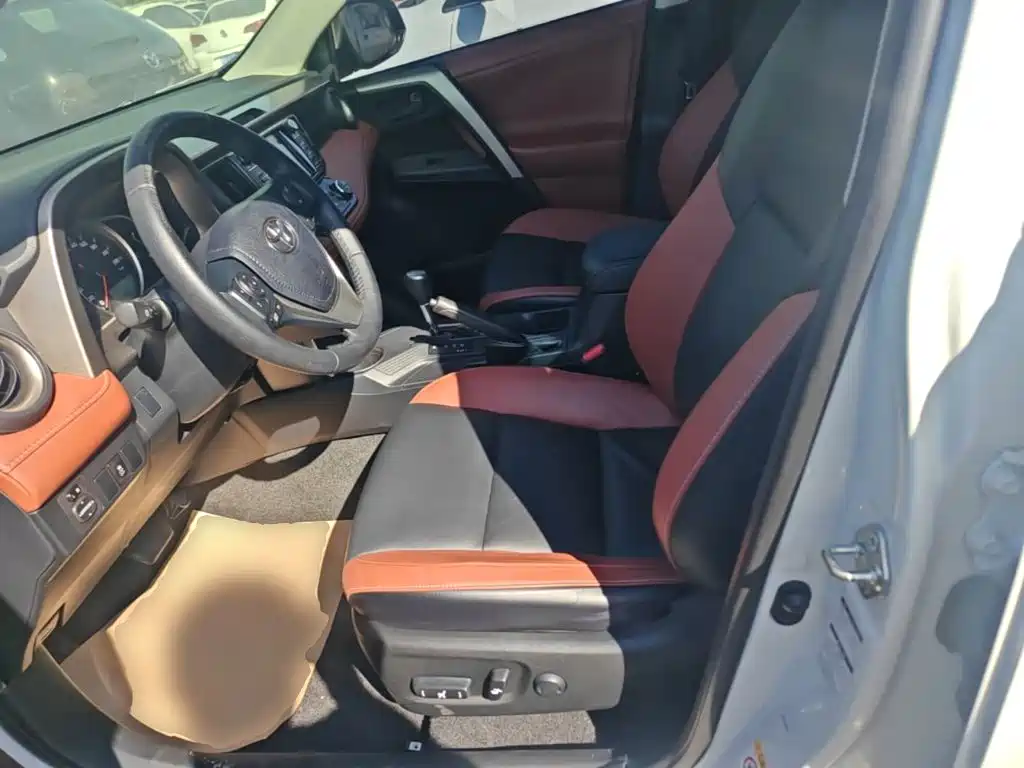 Toyota RAV4 — миниатюра 15