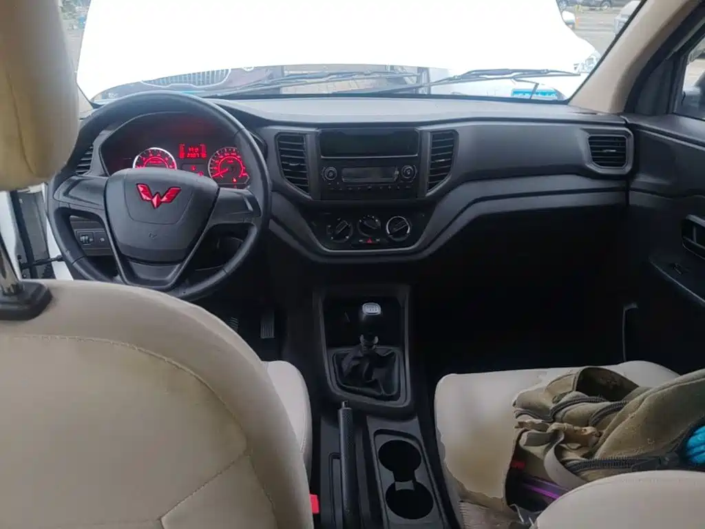 Wuling Hongguang V — миниатюра 10