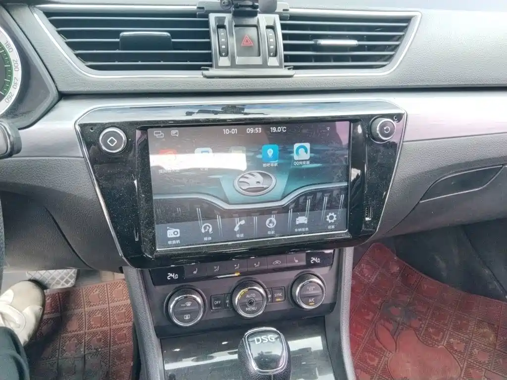 Skoda Superb — миниатюра 14