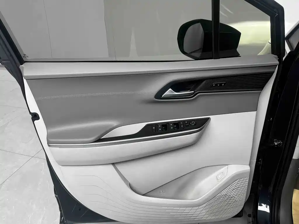 Hyundai Custo — миниатюра 13