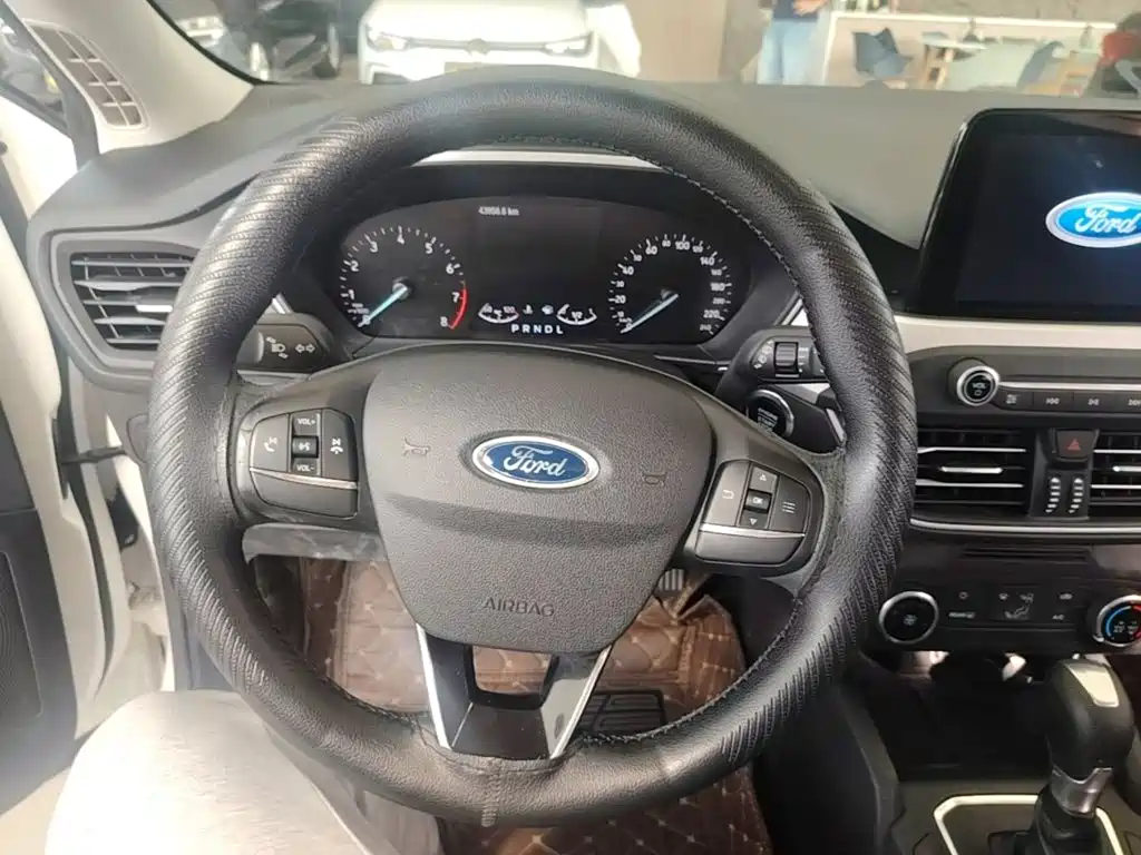 Ford Focus — миниатюра 11