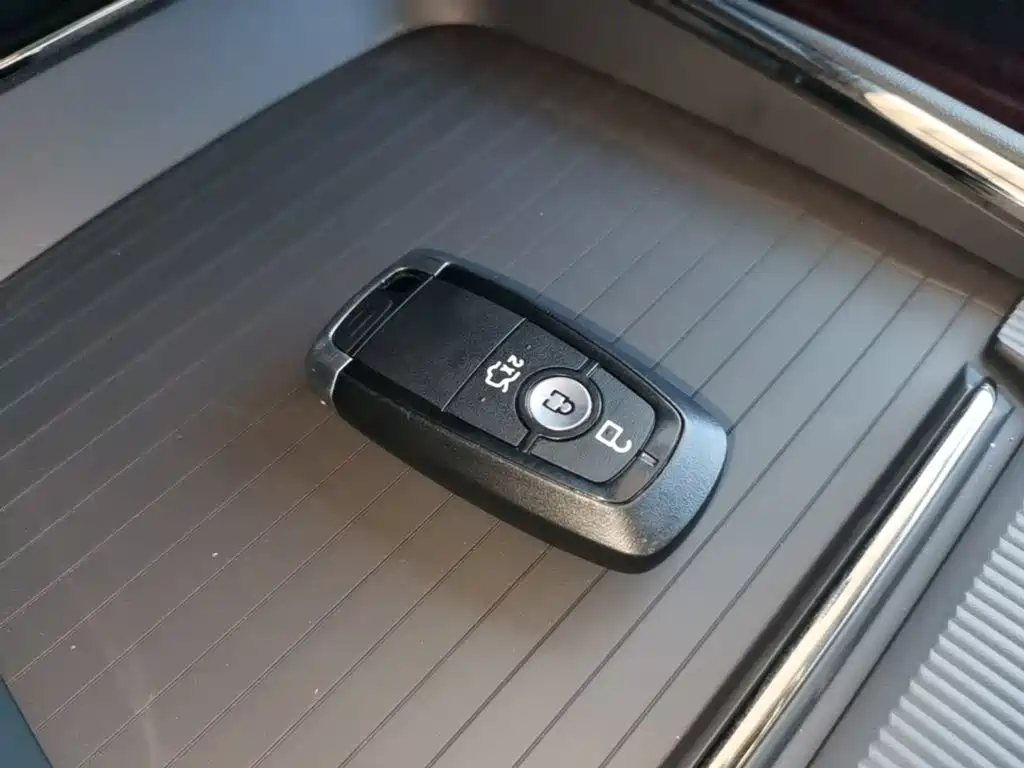 Ford Mondeo — миниатюра 9