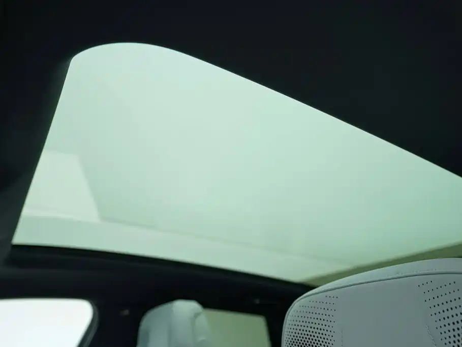Cadillac Lyriq — миниатюра 9